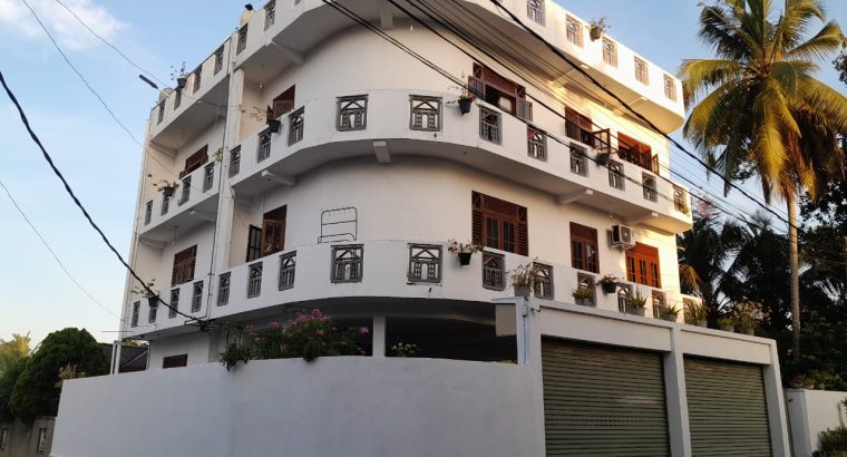 5 Apartments
