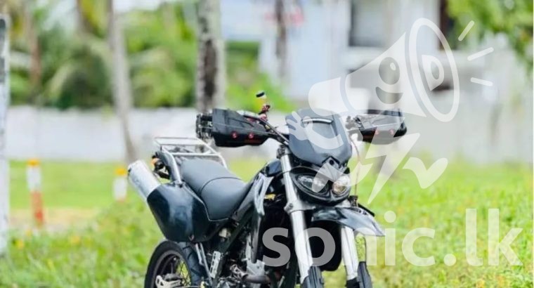 Kawasaki dtracker 250