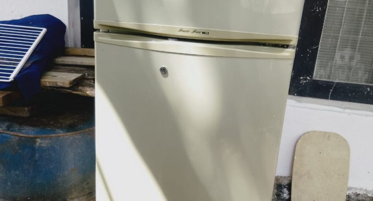 Singer Fridge 200L